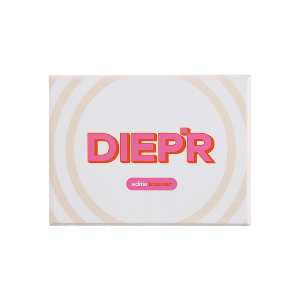 DIEP’R TROUWEN de focus terug waar hij hoort: op jullie twee. Verwacht verrassende vragen, nieuwe inzichten en vooral veel lol. Perfect voor een avondje wedding prep, of gewoon voor de fun. Dit is jullie shortcut naar de bruiloft van jullie dromen.