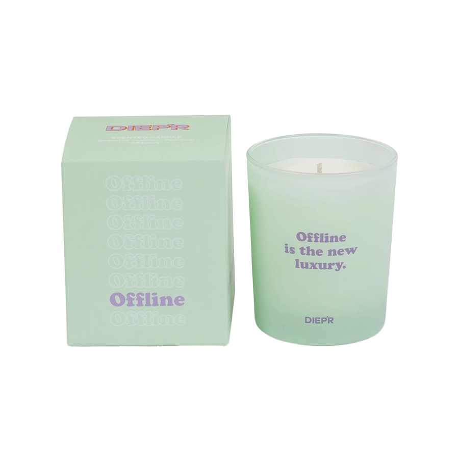 Quoted Scented Candle van DIEPR "offline is the new luxury" - in de geur Bergamot, lemon, red fruit