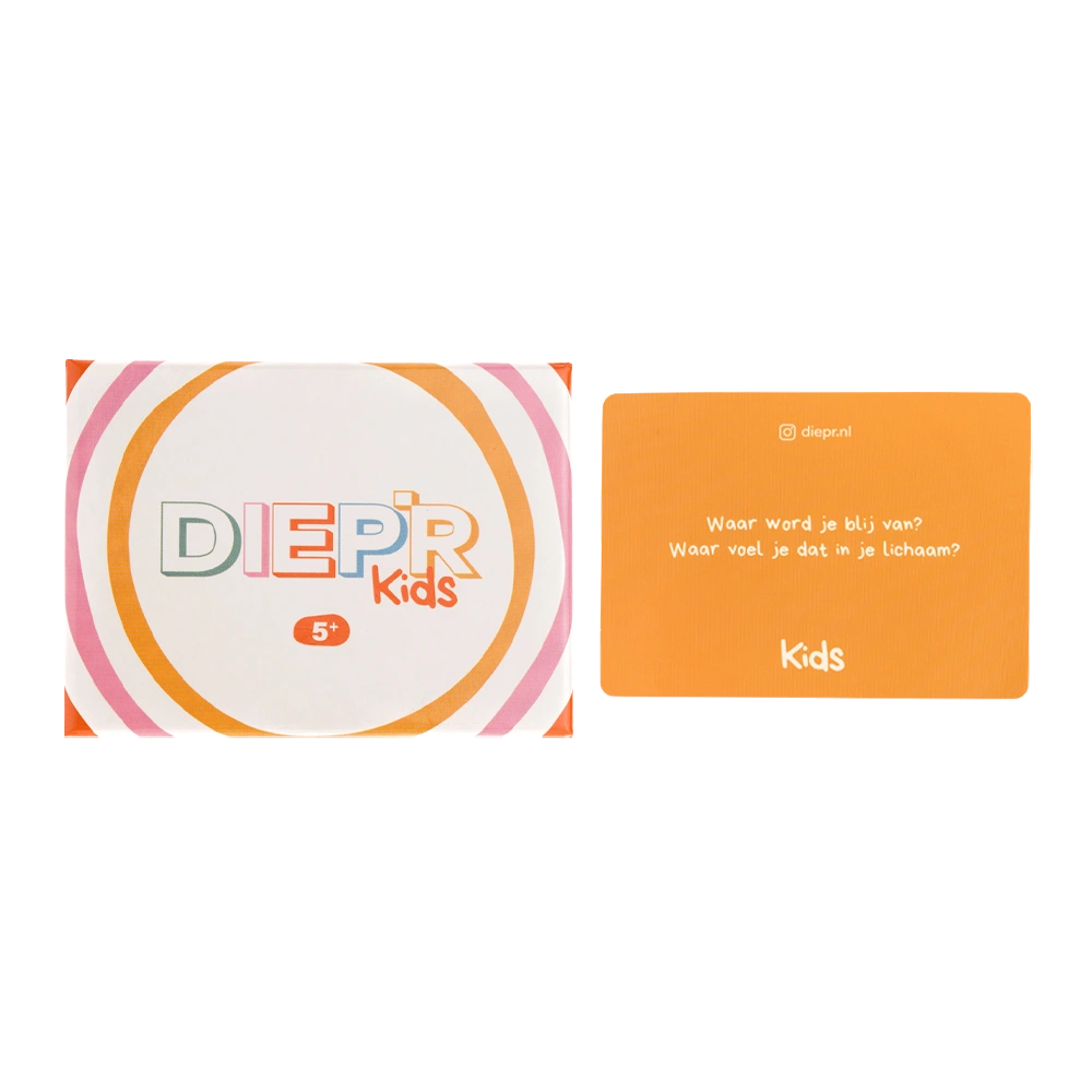 DIEP'R KIDS 5+ is het nieuwe kaartspel voor kinderen vanaf 5 jaar. Speel met je vrienden of met je ouders en ontdek de leukste dingen over jezelf, je familie en je vrienden. 