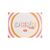 DIEP'R Kids 5+ is een kaartspel voor kinderen vanaf 5 jaar. Ga op ontdekkingsreis in je hoofd en hart en leer over je emoties te praten. 